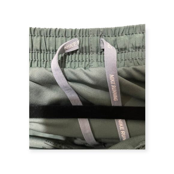 NWOT Nike Women’s Shorts - Green - S - Picture 4 of 4